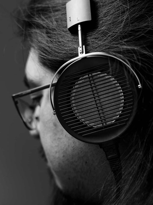 STAX Stories - Listening to Electrostatics for the First Time by Leonardo Akihiro